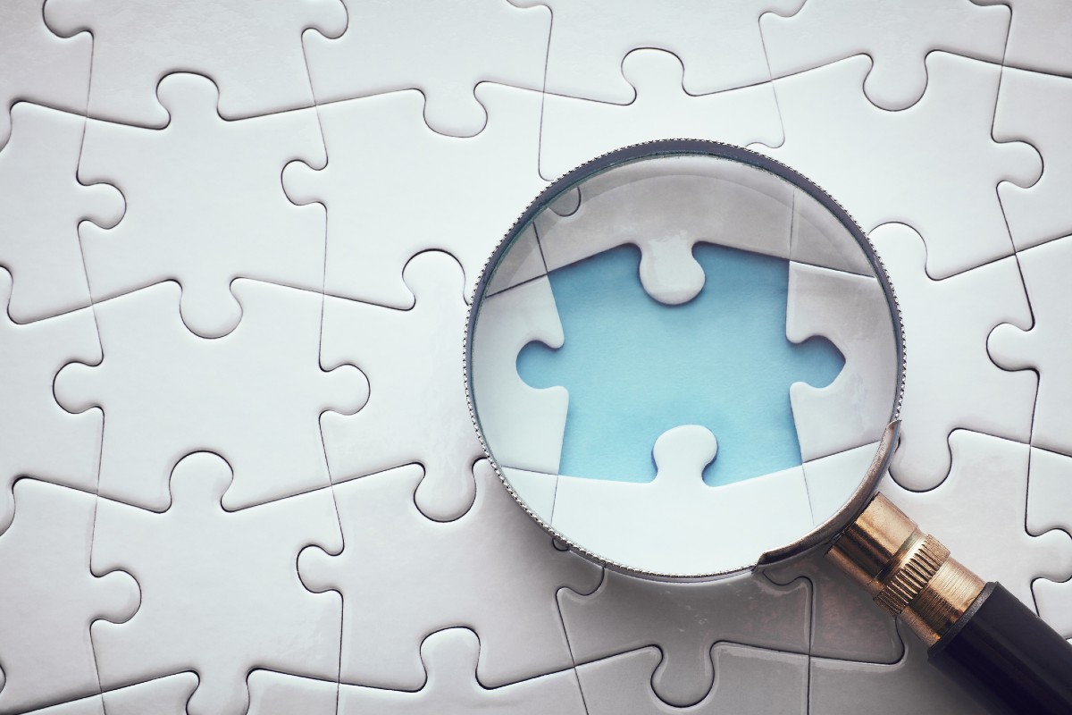 puzzle magnifying glass