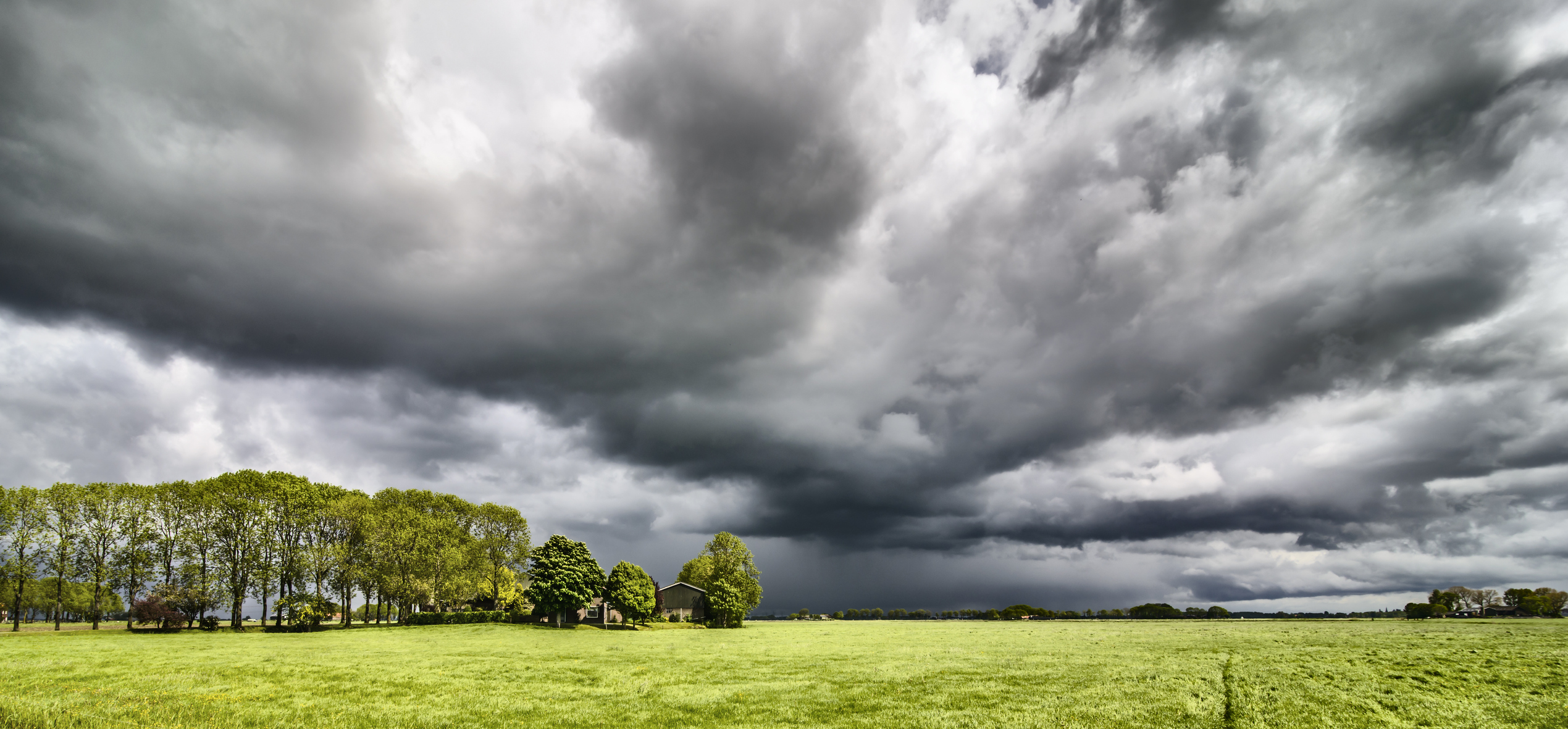 photo of a stormy sky