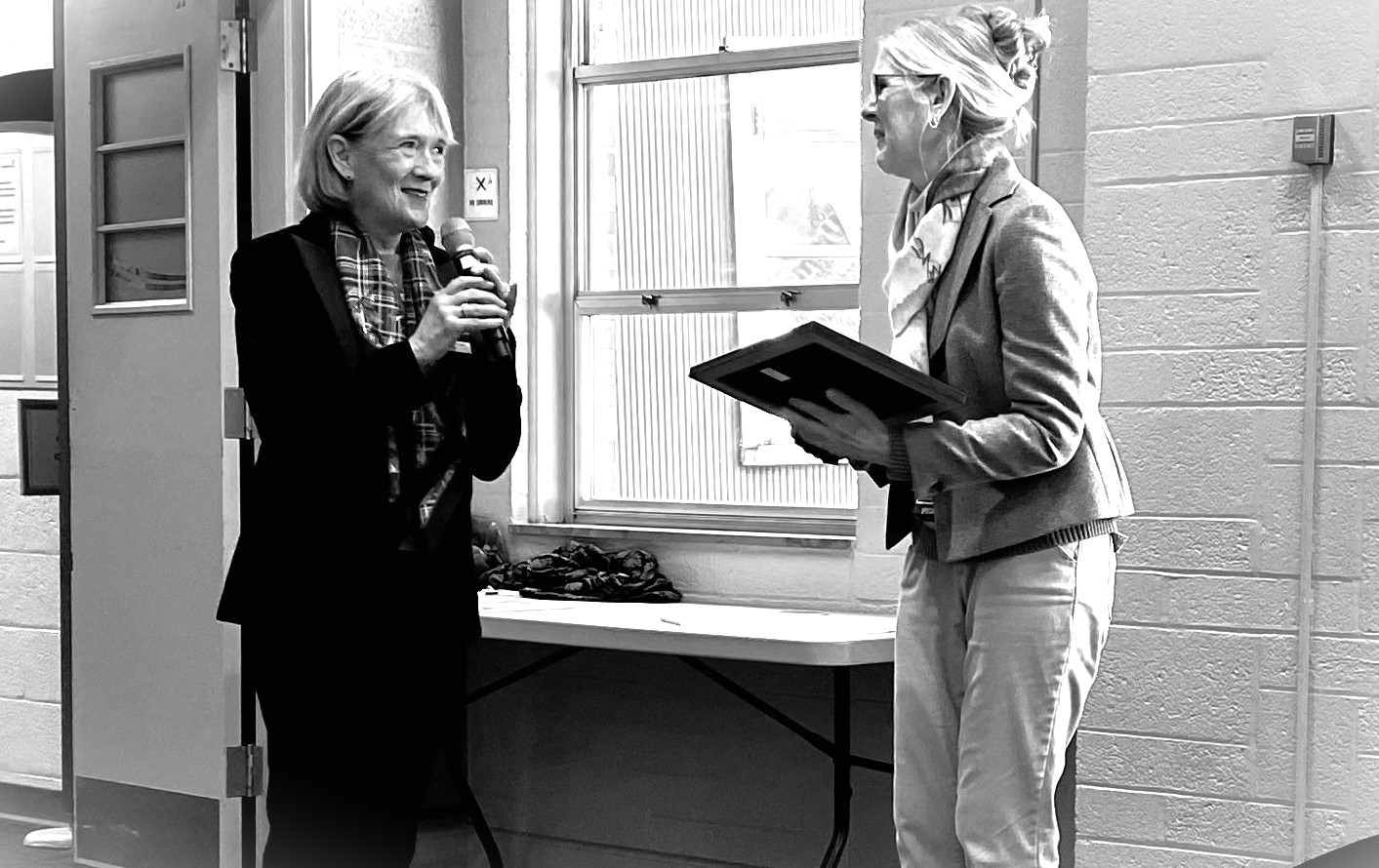 CEO Nancy Agee Presents Dr. Whitehead Certificate of Appreciation 