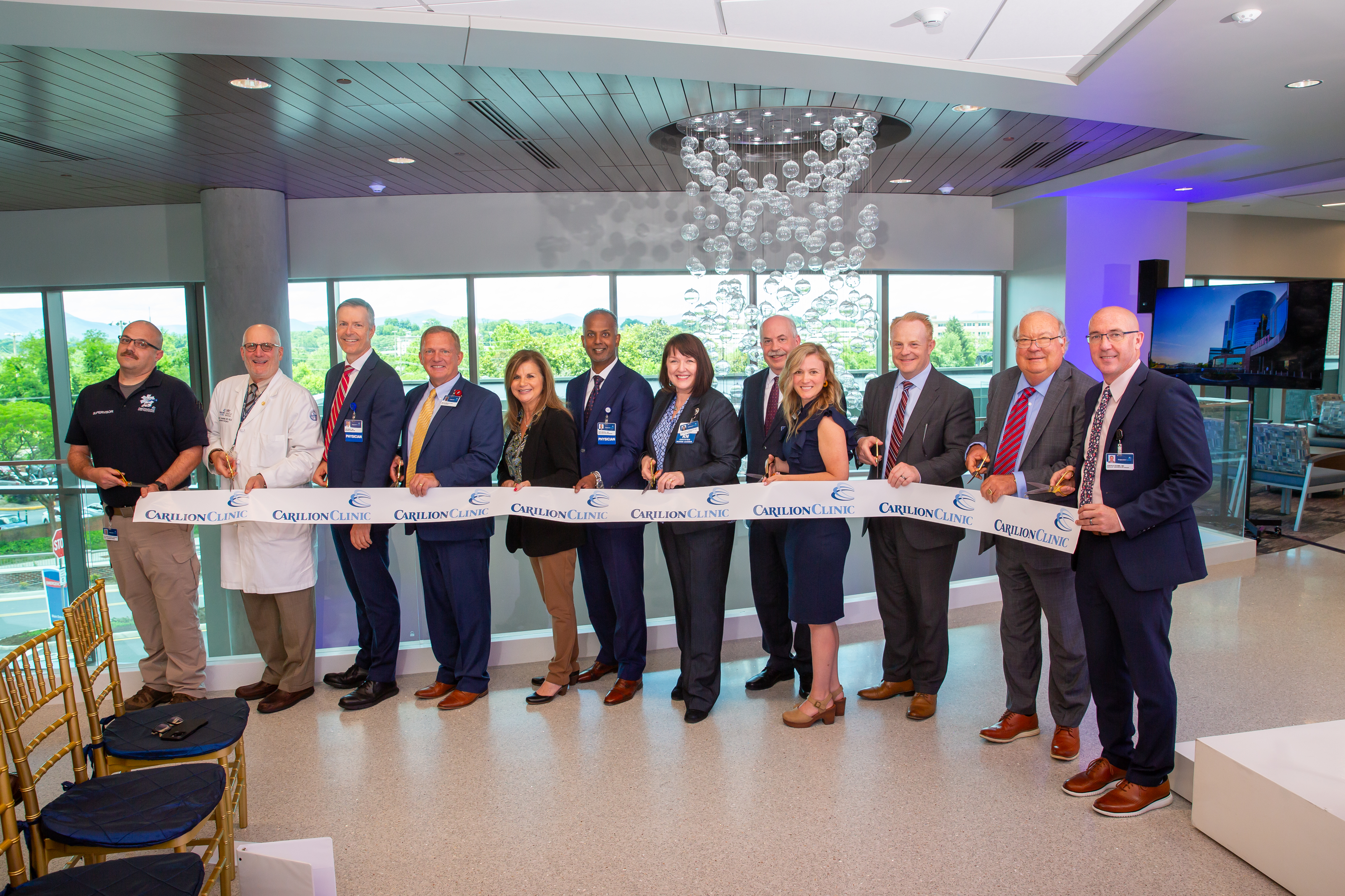 Carilion leaders prepare to cut the ribbon