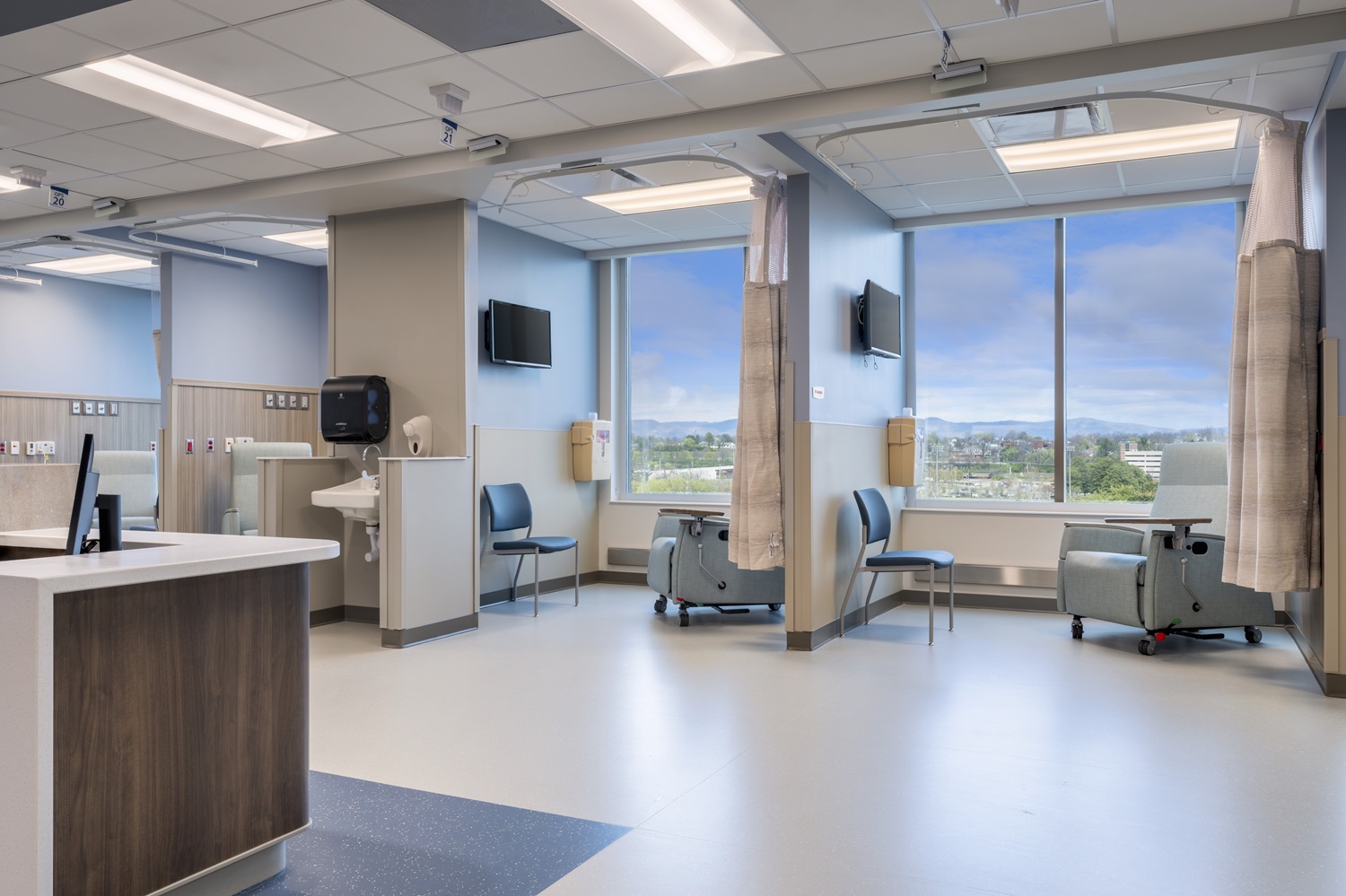 Cath lab pre- and post-procedure area. Photo by Jeremiah Hull, ESa