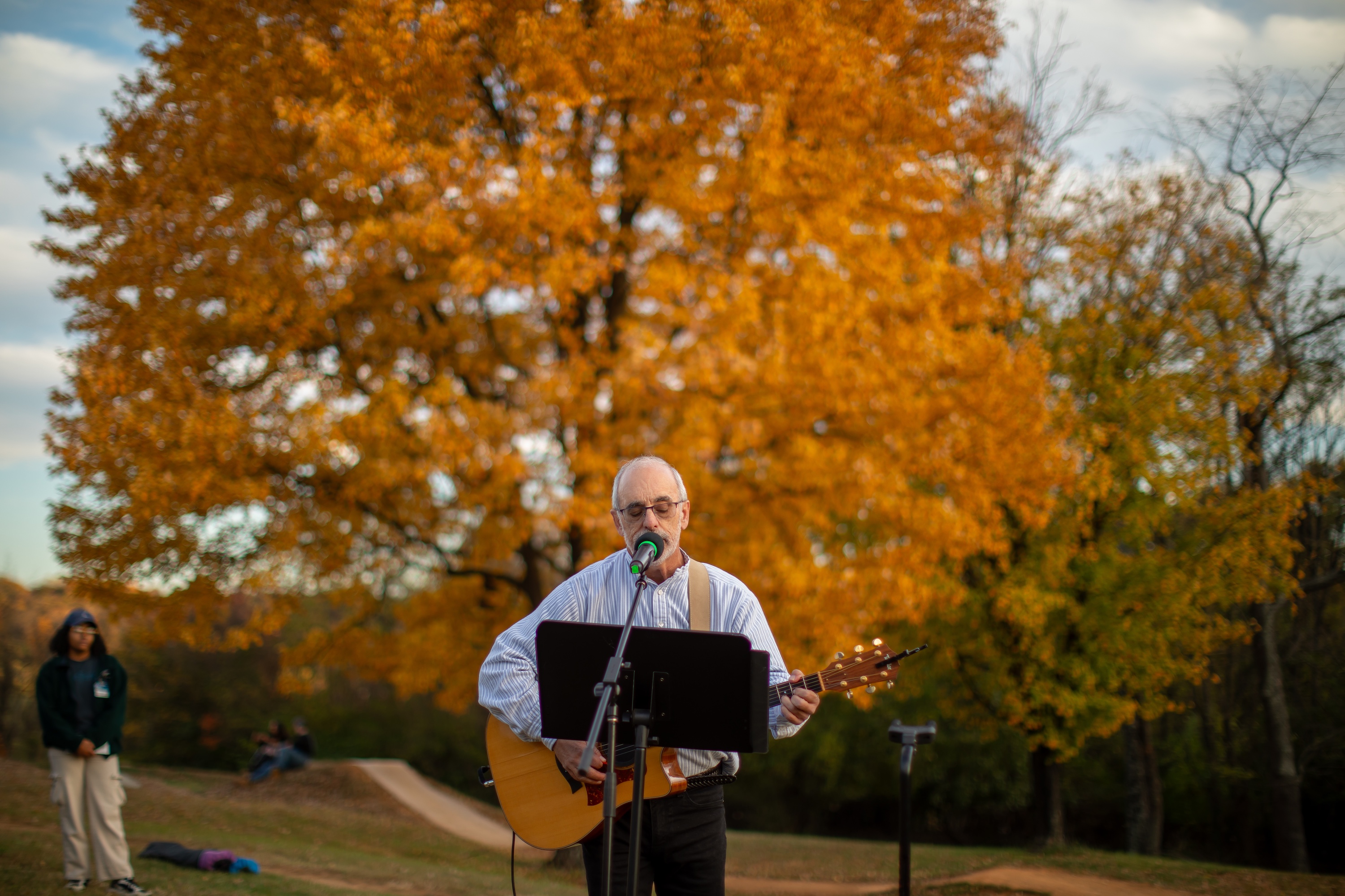 Dan Keeley performs during Burden Boat Ceremony