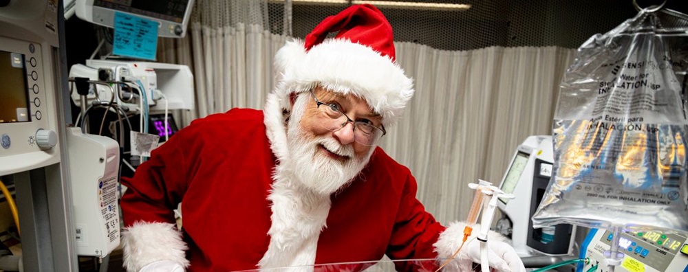Santa visits the NICU