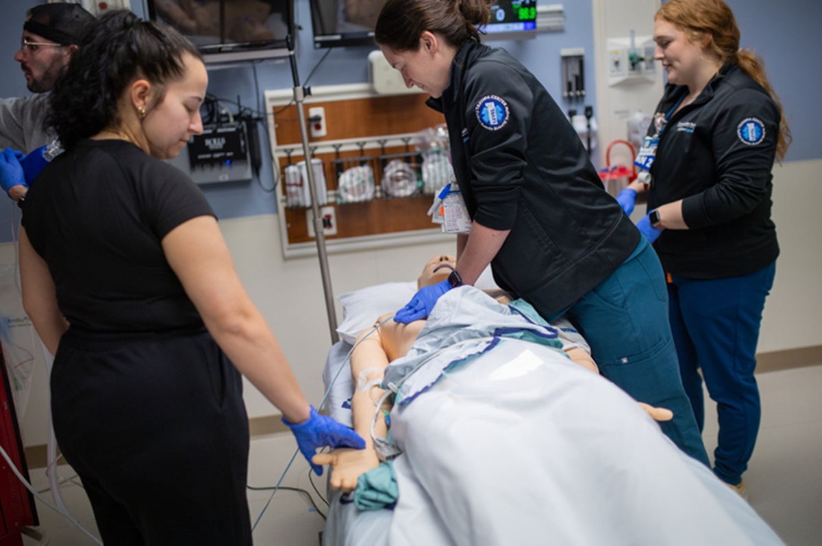 Clinical teams practice CPR at our Center for Simulation, Research, and Patient Safety.