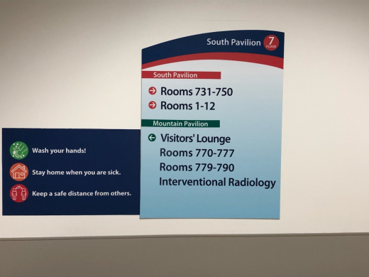 7S- staff elevators sign
