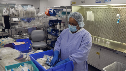 Pharmacist working. 