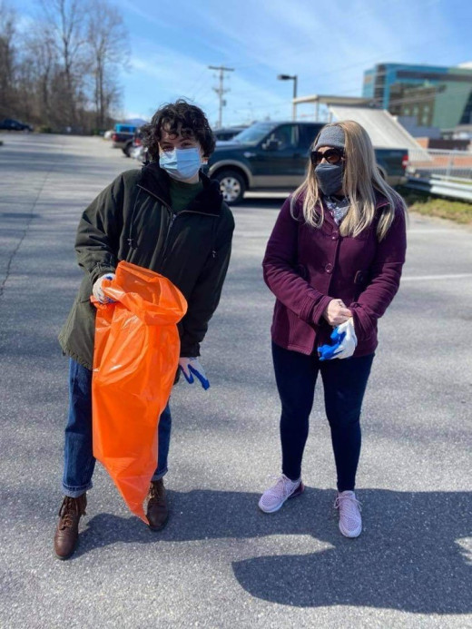 participants in Clean-up day