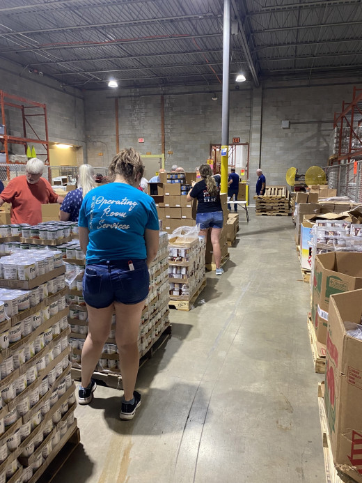 4 South PACU Team packing food for senior boxes at Feeding Southwest Virginia 