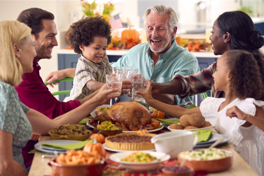 family dining during Thanksgiving