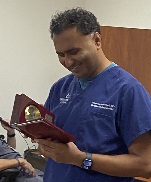 Dr Prashant Bhandari receives his Traditional Clock!