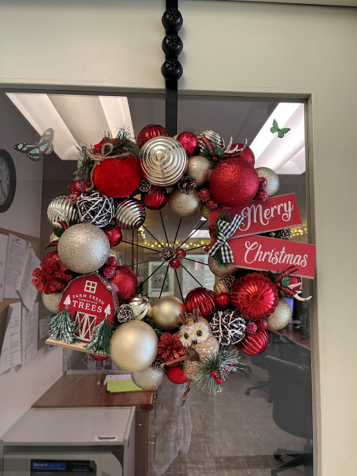 OB/GYN 3 Riverside Christmas Wreath entry