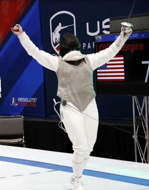 Dr. Hennig-Trestman takes first place in the Vet 60 Women's Foil.