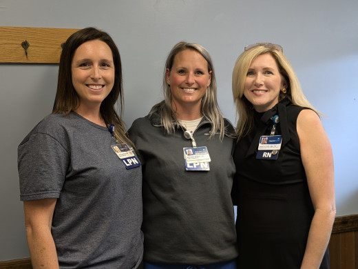 Bethany with her manager Lakyn Sheffer (left) and director Angie Alford (right)