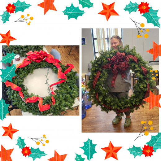 Maria was gracious enough to fix our tattered Xmas wreaths and give thema facelift. 