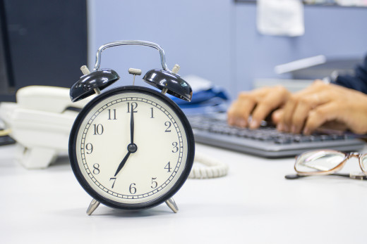 Alarm clock showing 7 a.m.
