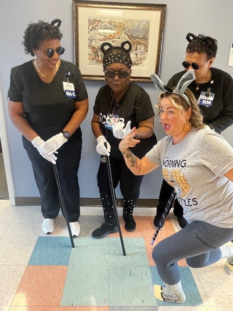 3 Blind Mice (Michelle, Sandra & Teresa) & Donkey (Tina Mayhew)