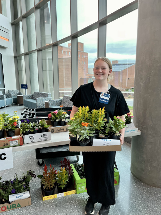 Roanoke Plant Sale Volunteer